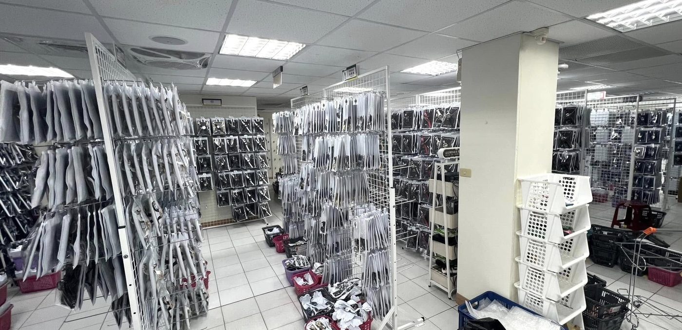 二姐到工廠挑貨
