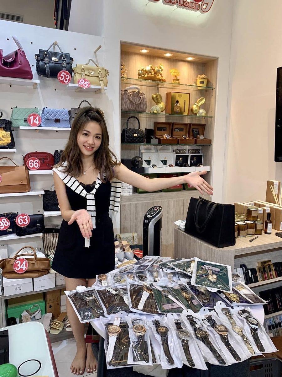 二姐在嘉義八德路的店裡